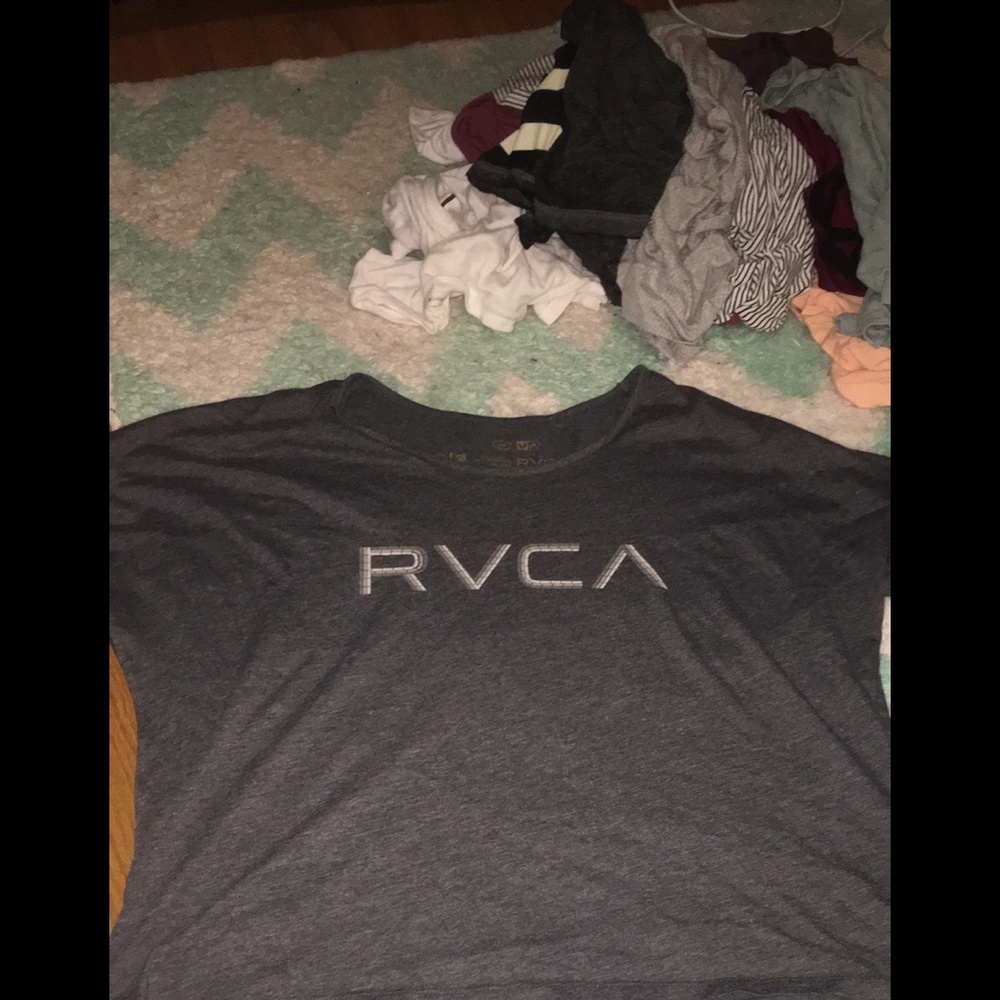 Grey RVCA tee